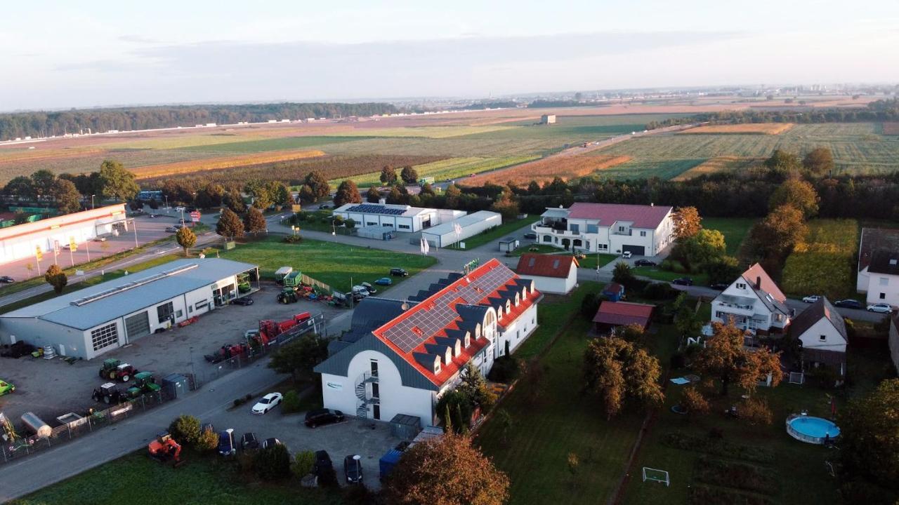 Hotel Sunparc - Shuttle Zum Europa-Park Rust 4Km & Rulantica 2Km Ringsheim Bagian luar foto
