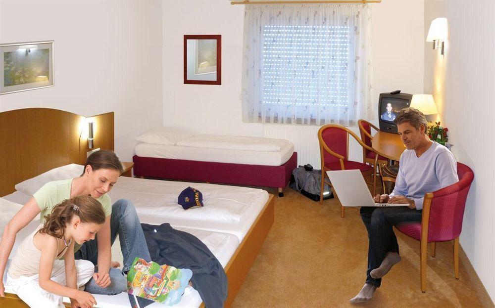 Hotel Sunparc - Shuttle Zum Europa-Park Rust 4Km & Rulantica 2Km Ringsheim Bagian luar foto
